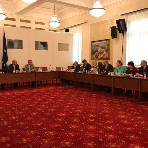 Историческо посещение на пастори в парламента